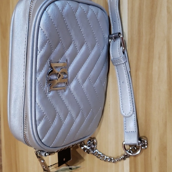 Badgley Mischka NWT Silver Metallic Grey Crossbody Bag - Picture 8 of 8